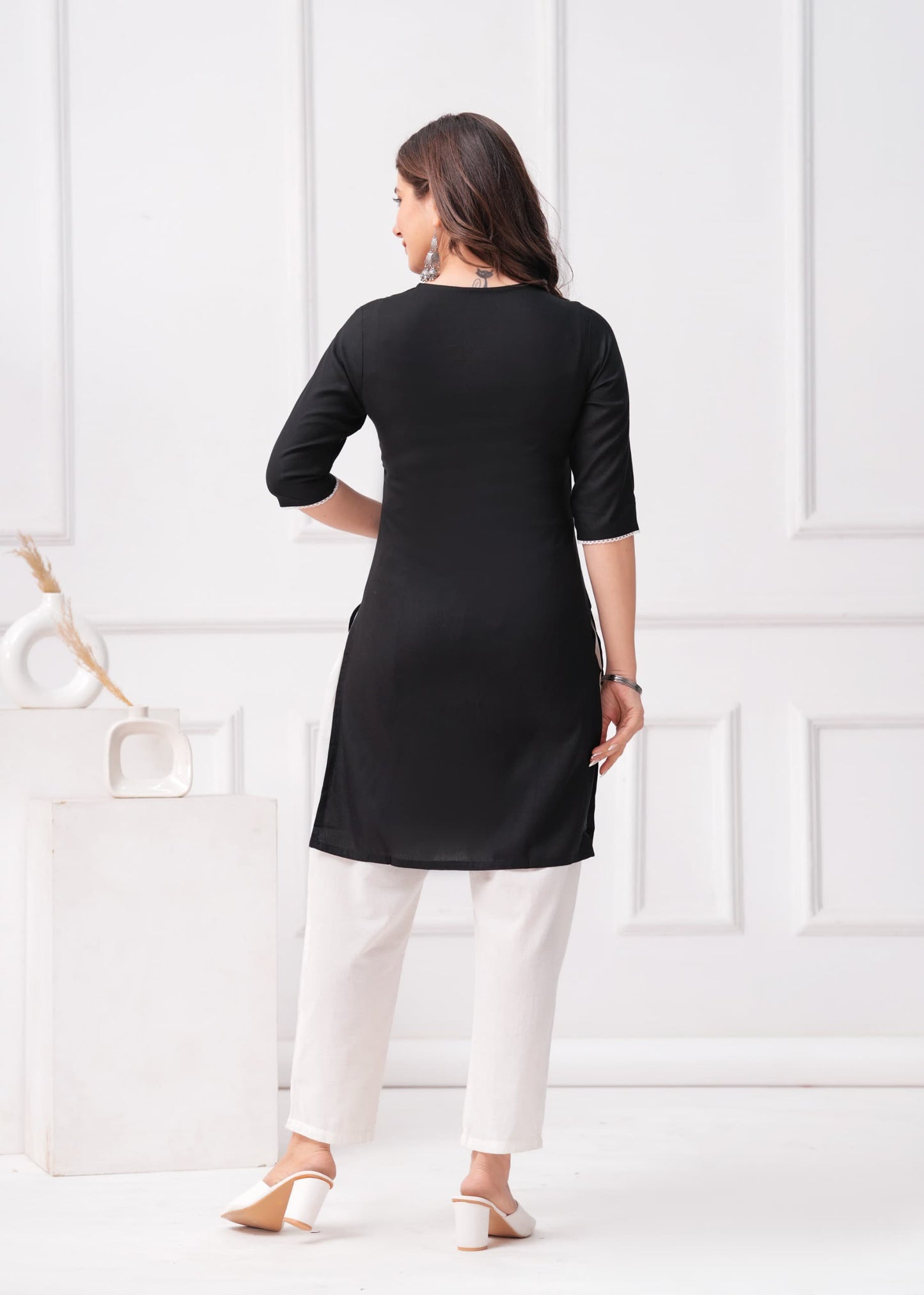 Womens Printed Solid Embroidery Kurta